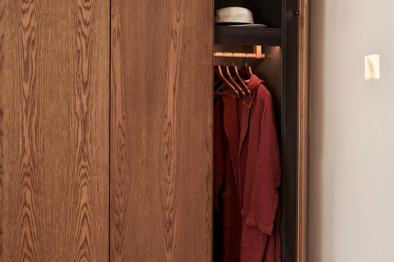 Orama Hotel & Spa Fira  Exteriör bild A wardrobe