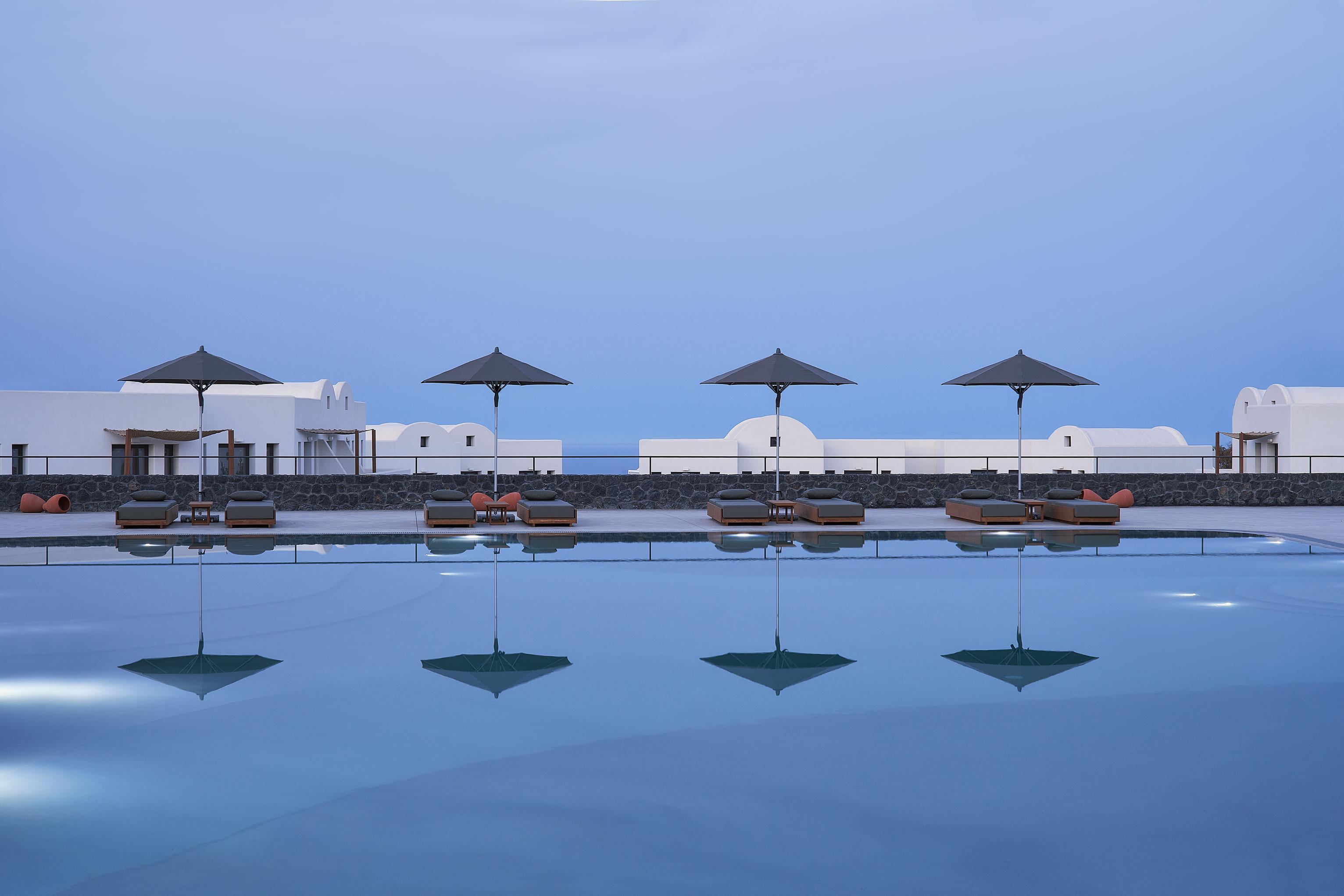 Orama Hotel & Spa Fira  Exteriör bild The pool at the hotel